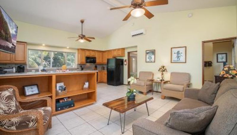 Apartment - Aloha Aku Ohana Suite - Spacious Garden View Oasis