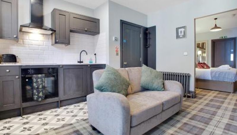 Apartment - 15a Furness House