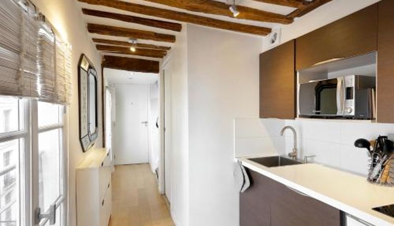 Camera standard - Habitat Parisien - 1BR-1BA - Duplex Louvre Museum