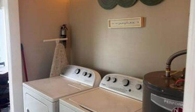Info - Newly Renovated Cozy Place Minutes From The Lake