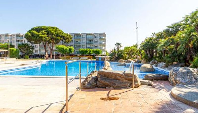 アパートメント - 50m beach with swimming pool Residencial Costamar next Bcn