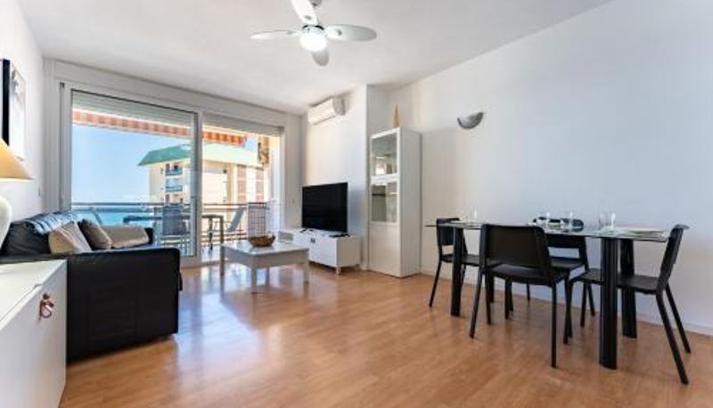 Daire - 2 Bed 1 Bath Very Bright Apt
