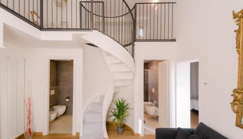 Info - moderno appartamento in edificio storico Grande