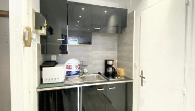 Kitchen - Studio moderne à Cap d'Agde - 15 m² - Proche des plages