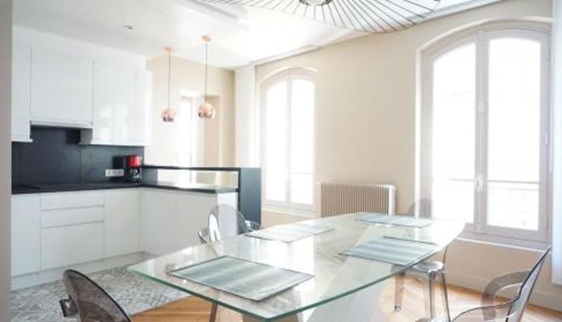 Informacje - Paris 17 Apartment in Lively Village Style Poncelet District