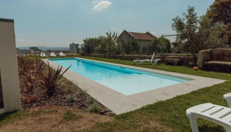 Appartement - Home With a Pool by Vacationy