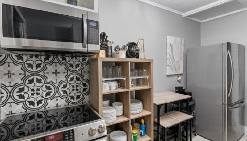 Daire - Clean and spacious 3BR DT Windsor Lndry Prkng