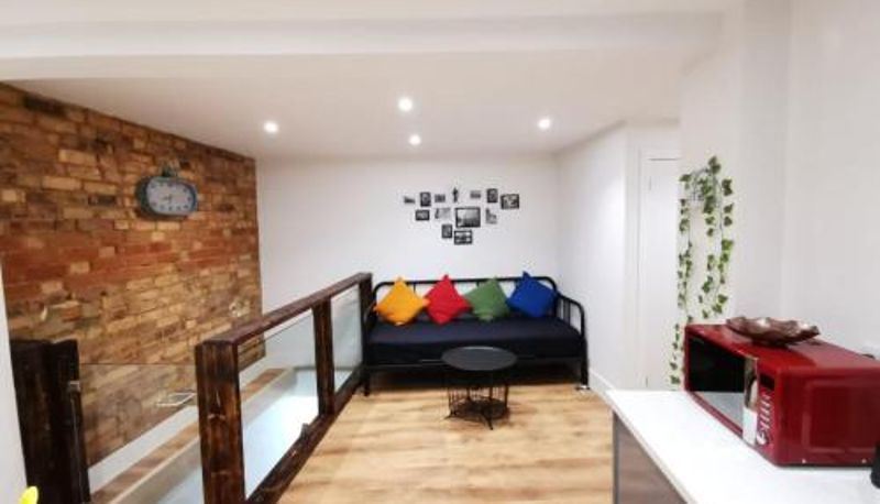 Appartamento - 4 sleeps and travel cot- close to beach and restaurants