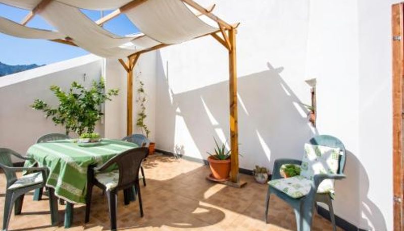 Terasse - Spacious Apartment in Cava de' Tirreni with Mountain View.
