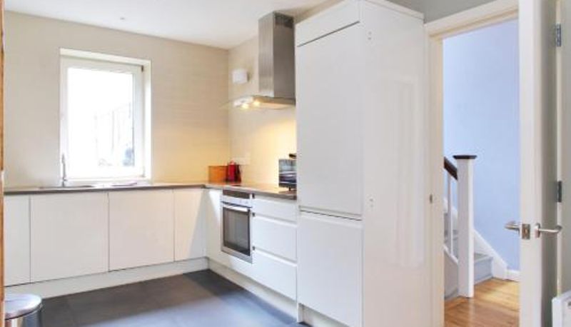 Daire - 4 min to Waterloo Spacious 275 sqm Apartment with King Beds