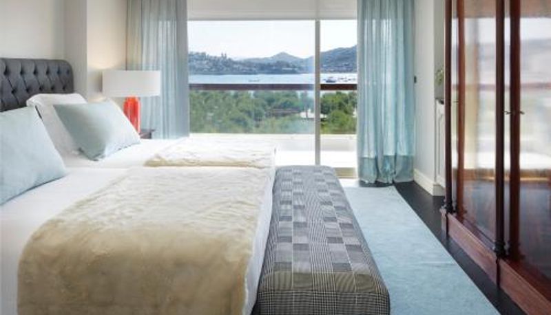 Apartamento - Playa de La Concha 10 by FeelFree Rentals