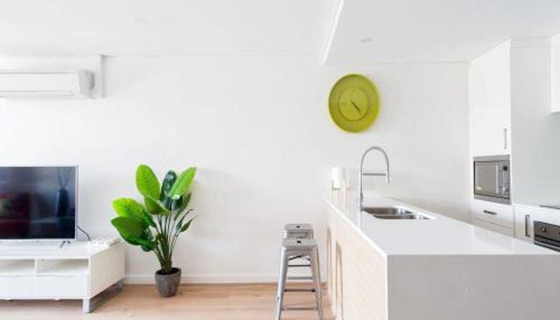 Quarto standard - Unit 201/4-8 Bullecourt Street The Shoal Apartments