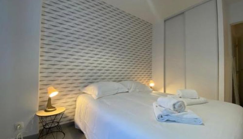 Standard room - Cosy apartment with balcony in the heart of Caen