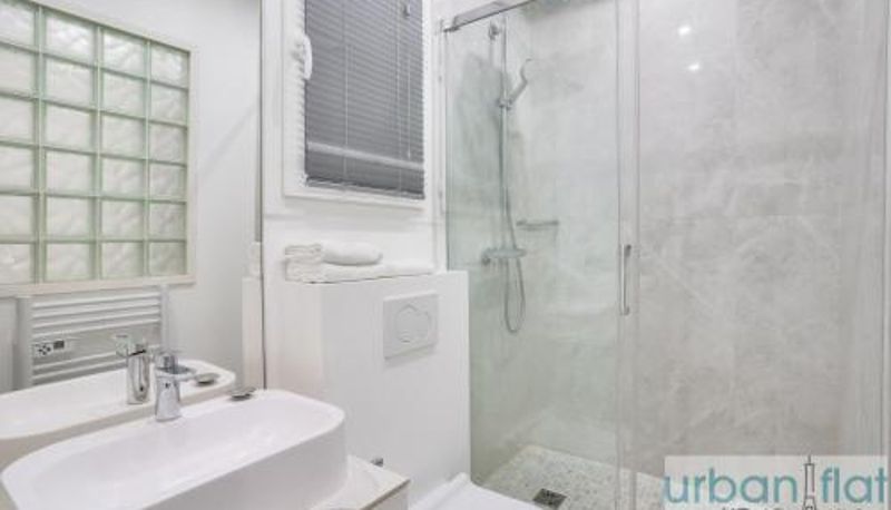 Info - 127 - Spacious 4BR in Montorgueil