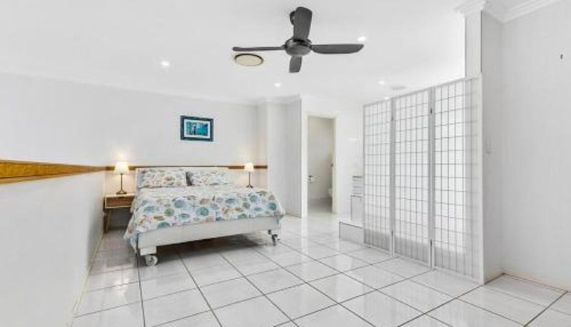 Info - Smooth Sailing -Modern 2 bedroom apartment!