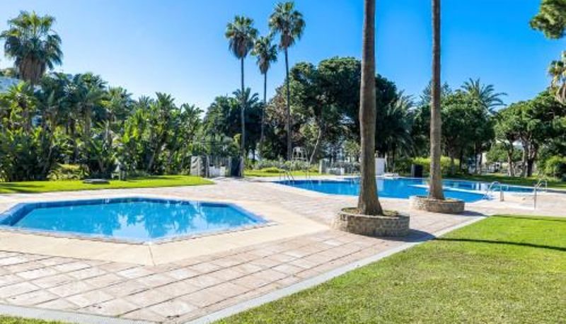 Bilgi - Pool view apartment in Casa Sevilla - Puerto Banús