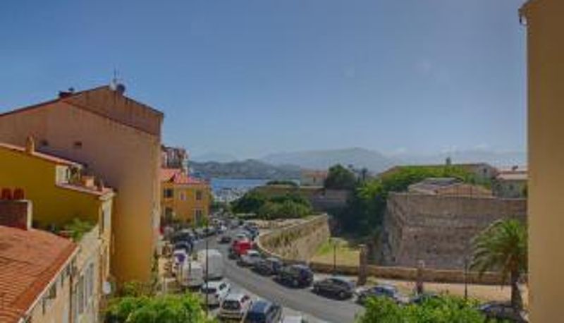 Info - Appartement centre ville Citadelle Ajaccio