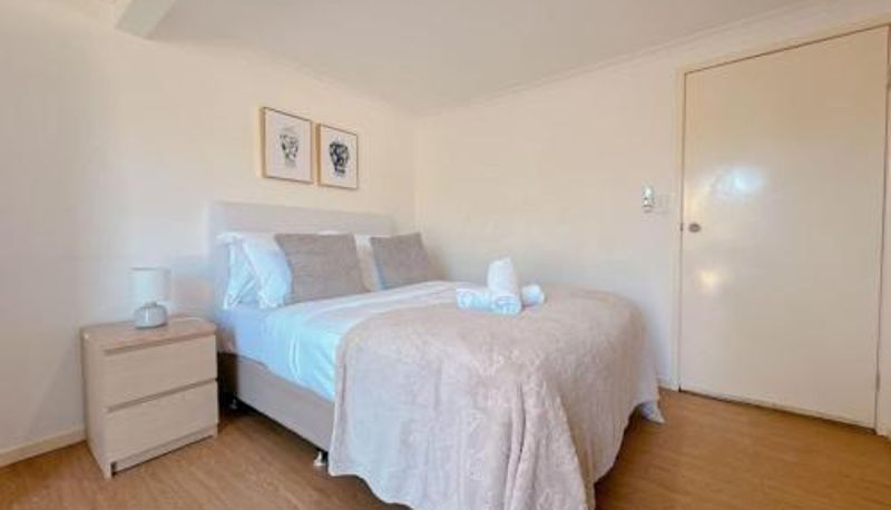 Standart oda - Comfy unit near Garden City Westfield Street Parking