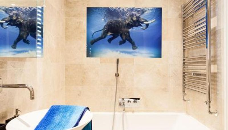 Banyo - Cool Covent Garden Theatre Design Hub for Families Friends Couples