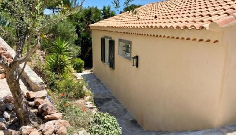 Area esterna dell'hotel - Appartement confortable à Hyères avec piscine privée