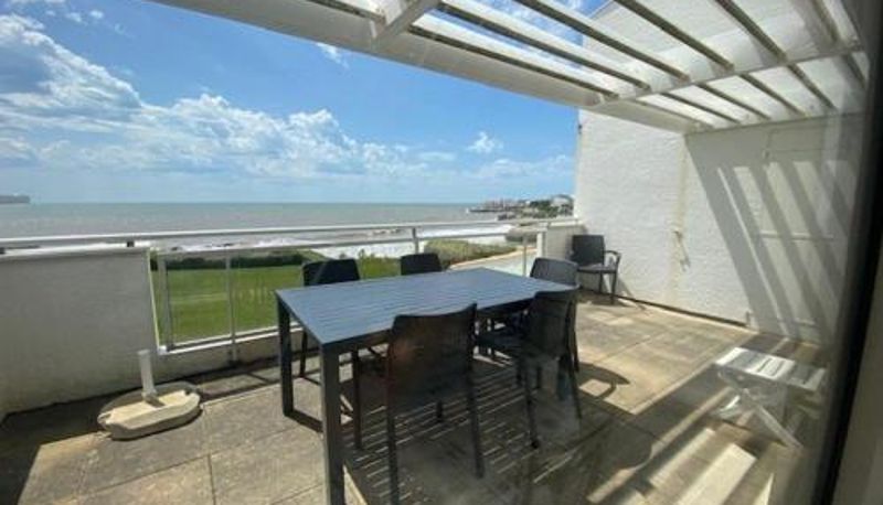 Pokój typu standard - Appartement moderne avec terrasse et garage à Royan - FR-1-494-65