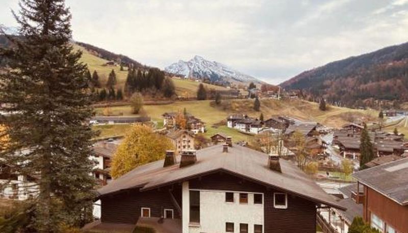 Chambre Standard - Appartement moderne centre village avec balcon et garage - FR-1-459-222