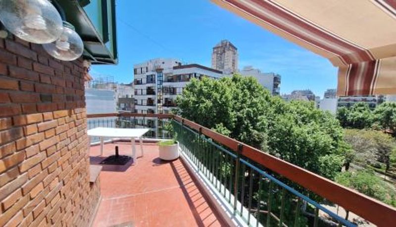 Apartment - Dúplex luminoso de categoría con Balcon Terraza
