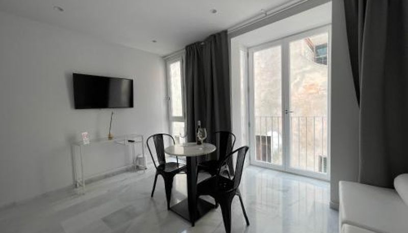 Apartament - San Lorenzo Apartamentos y Suites