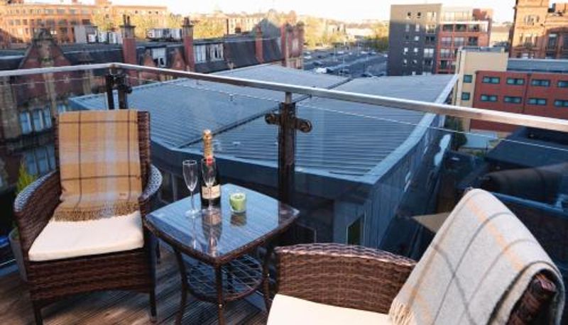 Camera standard - CITY CENTRE APARTMENT with Free Secure Underground Parking