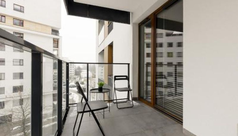 Apartament - Cozy Apartment Close to the Airport by Noclegi Renters Bright
