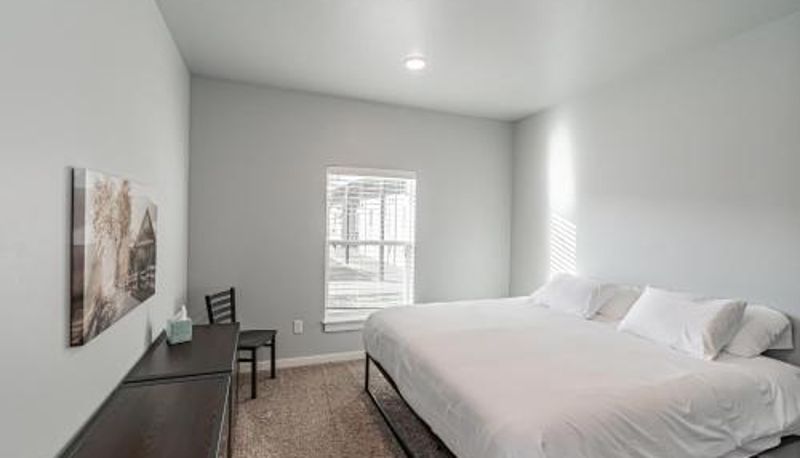 Apartment - Bringham's Mill Apartments Perfect for Groups Full Kitchen Gym and Free Parking