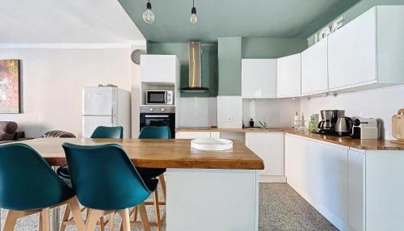 Apartamento - a 300Mts de la playa Sirena 2 2-Bonito piso