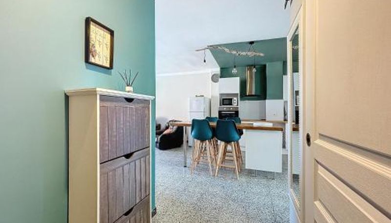 Apartamento - a 300Mts de la playa Sirena 2 2-Bonito piso