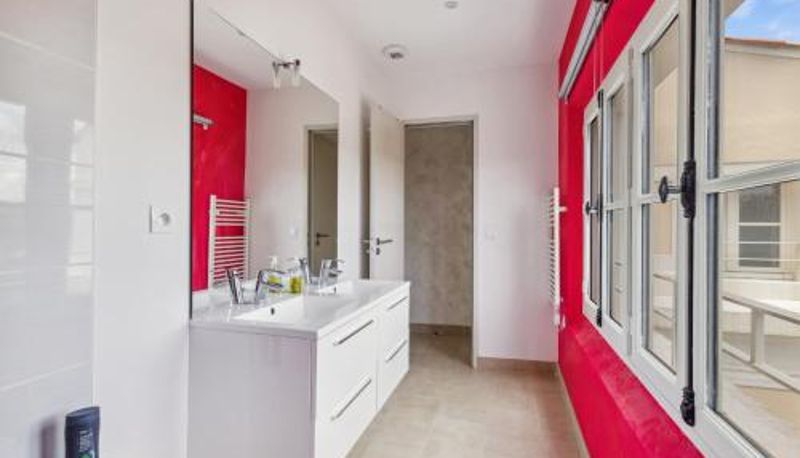 Salle de bain - Appartement de Messugues - Appt standing vue mer