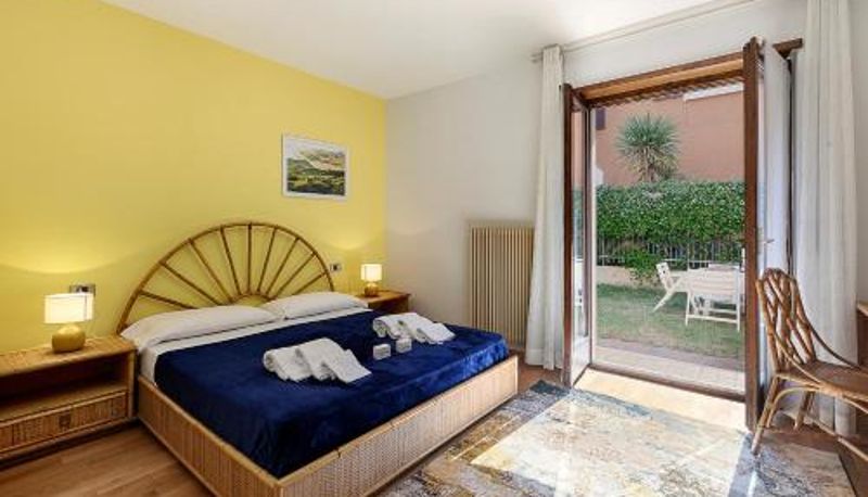 Daire - Il Giardino di Riva - Garden Apartment near the Lake - Happy Rentals