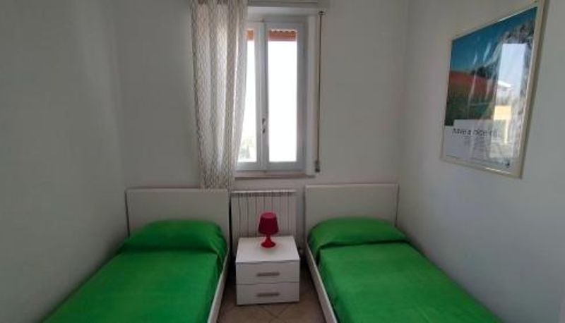 Info - P313 nr 106 trilocale sul mare con ombrellone in prima fila