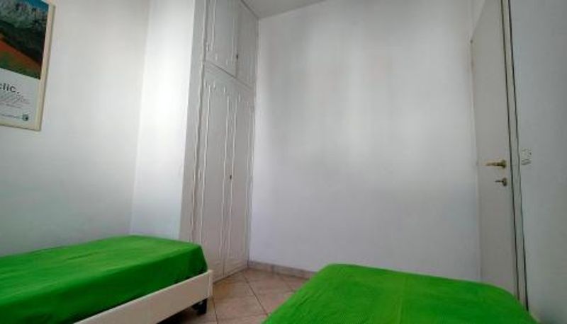 Info - P313 nr 106 trilocale sul mare con ombrellone in prima fila