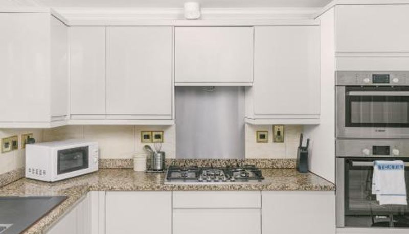 Standard room - MyCityHaven South Parade Mansions