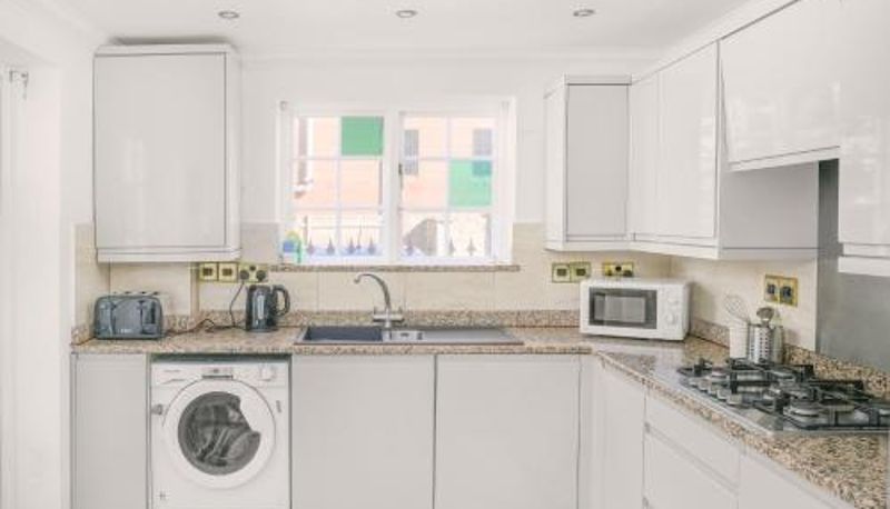 Standard room - MyCityHaven South Parade Mansions