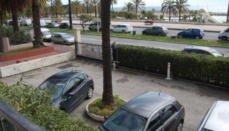 Info - Wifi gratuit  proche plages et centre Studio face mer avec terrasse