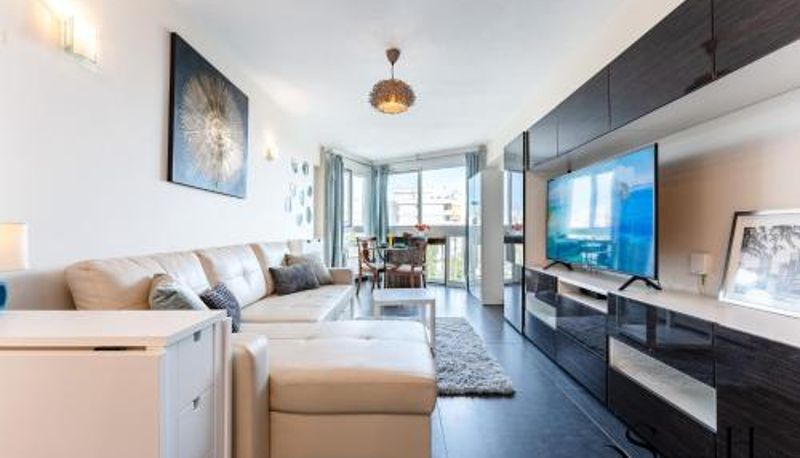 Daire - Sleeps 3  Pool Stylish Retreat 1Bed