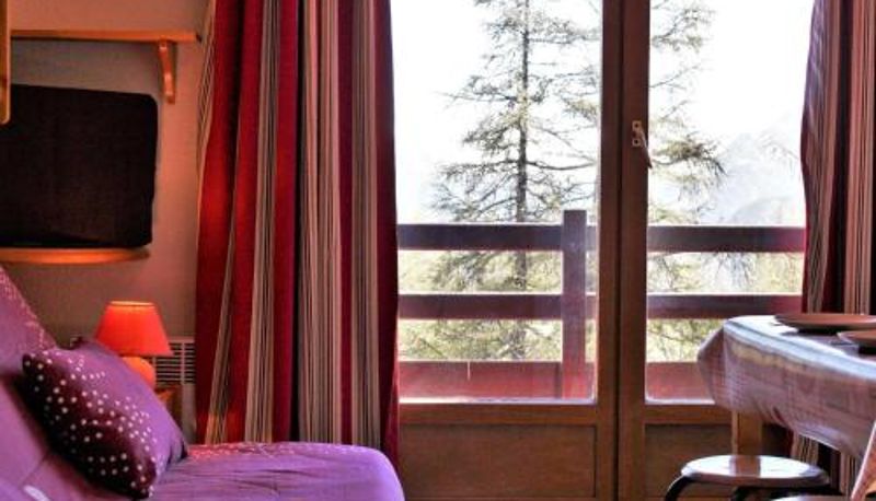 Bilgi - 4 couchages - Risoul 1850  pieds des pistes Studio cabine au calme