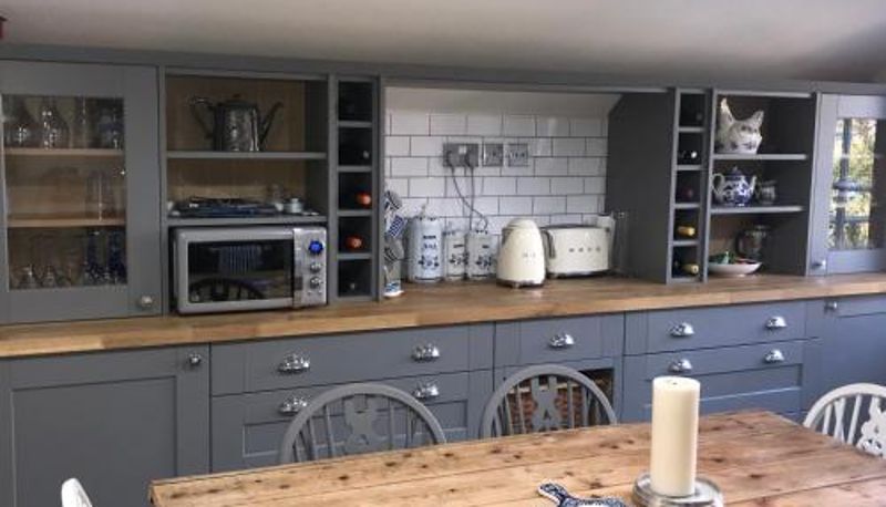 Apartment - Duke of Monmouth penthouse luxury apartment Lyme Regis 3 bedroom parking Hot tub Garden dog friendly