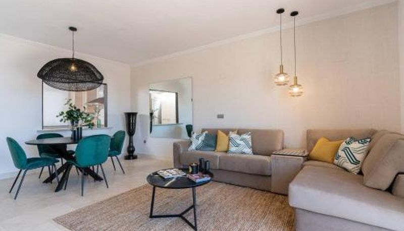 Apartamento - Seaview 2BR Penthouse with Terrace & Pool Access