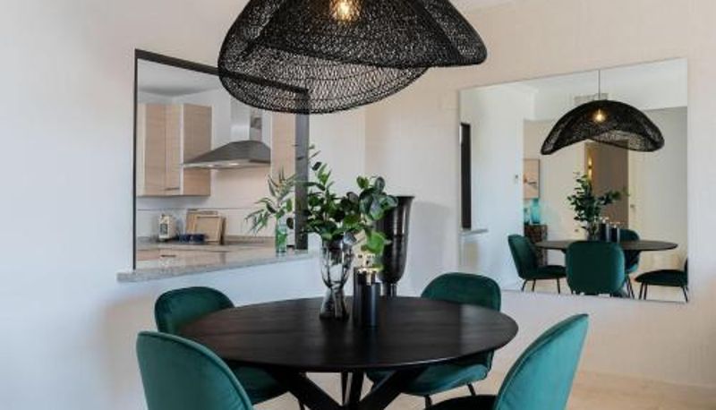 Apartamento - Seaview 2BR Penthouse with Terrace & Pool Access