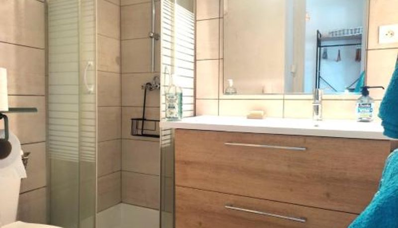 Info - Bright studio 8 minutes walk from the beach