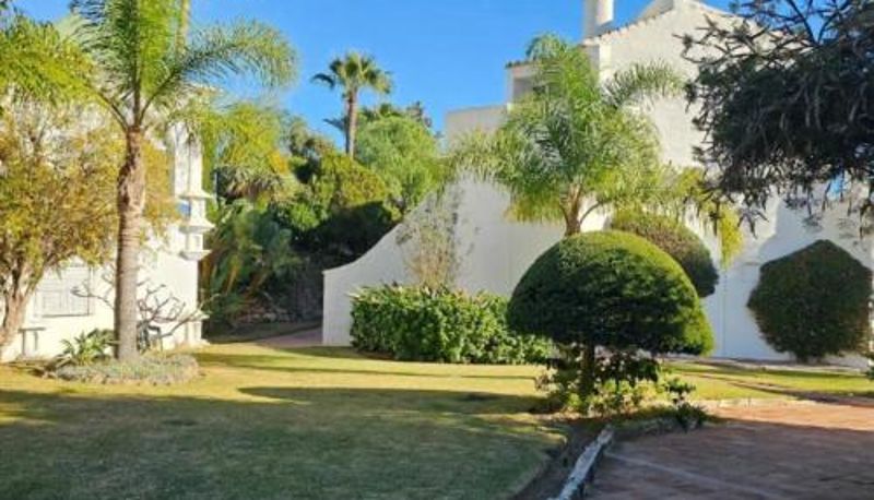 Standart oda - Calahonda 2BR Garden Apt · Pool · Beach Walk