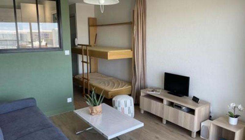 Standart oda - Pretty and bright studio with view on the harbor