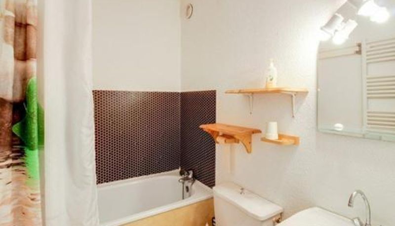 Quarto standard - proche commerces et ski  parking  6 pers. Appartement T2 lumineux