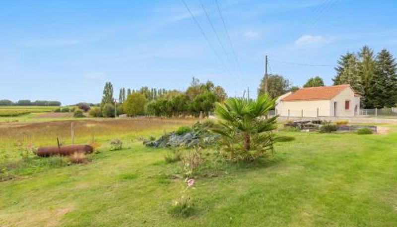 Info - terrasse  45 m² Appartement accueillant à Mortagne-sur-Gironde